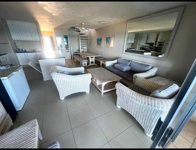 4 BEDROOM APARTMENT FOR SALE IN MARGATE BEACH